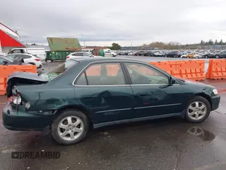 2000 Honda Accord SE с VIN JHMCG5673YC004515, выставлен на аукционе IAAI как лот 41643790 с пробегом 140 247 миль миль и . История ставок и продаж доступна на DreamBid. Изображение 13.