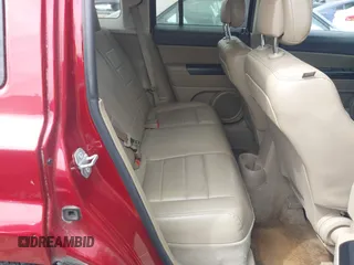2016 Jeep Patriot Latitude z VIN 1C4NJRFBXGD657097, wystawiony jako IAAI lot #42094327 z przebiegiem 218 389 mil mil oraz . Historia ofert i sprzedaży dostępna na DreamBid. Obrazek 8.