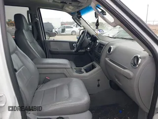 2005 Ford Expedition Special Service with VIN 1FMPU15545LA64623, listed as a IAAI auction lot 41430546 with 310,359 mi miles. Bid and sale history available at carsss.com. Image 5.