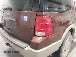 2006 Ford Expedition Eddie Bauer with VIN 1FMFU17586LA94718, listed as a IAAI auction lot 41531800 with 225,380 mi miles. Bid and sale history available at carsss.com. Image 6.