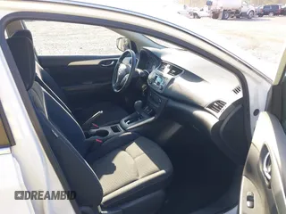 2017 Nissan Sentra SR z VIN 3N1AB7AP5HY383375, wystawiony jako IAAI lot #42171361 z przebiegiem 67 401 mil mil oraz . Historia ofert i sprzedaży dostępna na DreamBid. Obrazek 5.