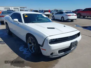 2017 Dodge Challenger SXT z VIN 2C3CDZAG6HH522614, wystawiony jako IAAI lot #41610351 z przebiegiem 118 590 mil mil oraz . Historia ofert i sprzedaży dostępna na DreamBid. Obrazek 1.