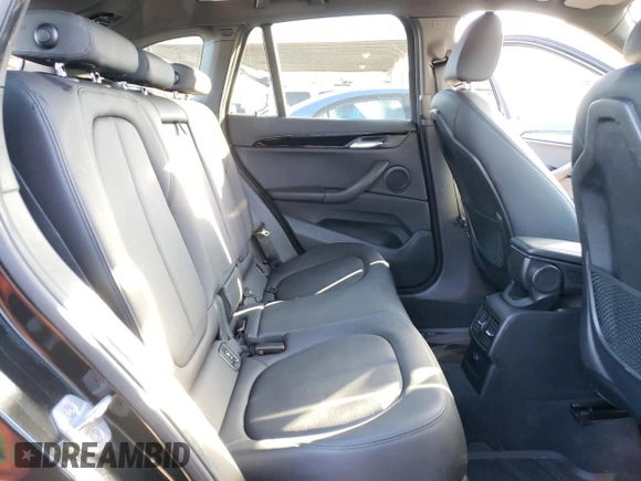 2018 BMW X1 xDrive28i with VIN WBXHT3C38J5K24660, listed as a Copart auction lot 44387043 with 59,786 mi miles. Bid and sale history available at carsss.com. Image 10.