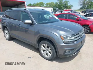 2018 Volkswagen Atlas SE with VIN 1V2KR2CA2JC585922, listed as a IAAI auction lot 42488658 with 105,878 mi miles and . Bid and sale history available at DreamBid. Image 1.