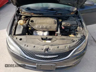 2015 Chrysler 200 Limited z VIN 1C3CCCAB7FN704542, wystawiony jako Copart lot #54347345 z przebiegiem 216 702 mil mil oraz Tytuł czysty. Historia ofert i sprzedaży dostępna na DreamBid. Obrazek 11.