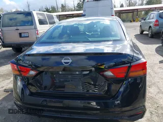 2024 Nissan Altima 2.5 S with VIN 1N4BL4BV7RN317988, listed as a IAAI auction lot 42022694 with 33,984 mi miles. Bid and sale history available at carsss.com. Image 16.