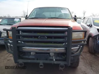 2001 Ford Super Duty F-250 XL with VIN 1FTNW21F61EB16701, listed as a IAAI auction lot 41687274 with 227,092 mi miles. Bid and sale history available at carsss.com. Image 13.