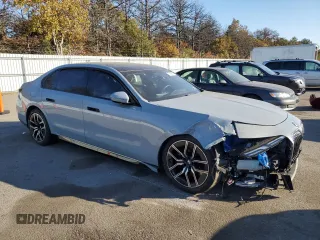 2023 BMW 7 Series 740i z VIN WBA23EH01PCM40901, wystawiony jako Copart lot #75846624 z przebiegiem 27 803 mil mil oraz Szkoda całkowita • Salvage title. Historia ofert i sprzedaży dostępna na DreamBid. Obrazek 4.