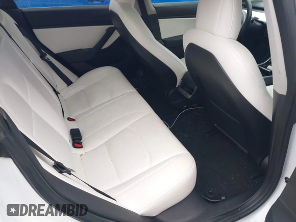2018 Tesla Model 3 Long Range Battery z VIN 5YJ3E1EB8JF135728, wystawiony jako IAAI lot #41863870 z przebiegiem 124 053 mil mil oraz . Historia ofert i sprzedaży dostępna na DreamBid. Obrazek 8.