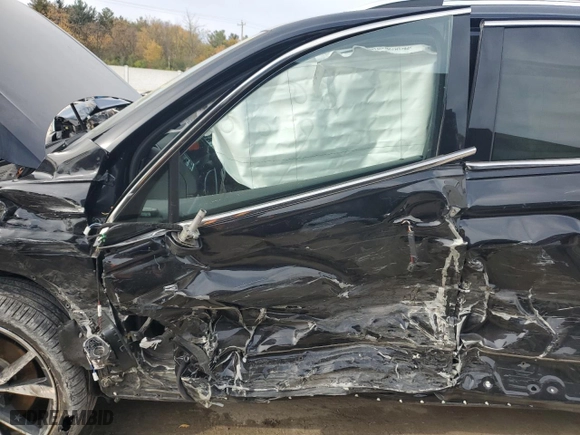 2022 Volkswagen Tiguan SEL R-Line with VIN 3VV4B7AX7NM057298, listed as a Copart auction lot 76698324 with 44,913 mi miles and Salvage Title. Bid and sale history available at carsss.com. Image 7.