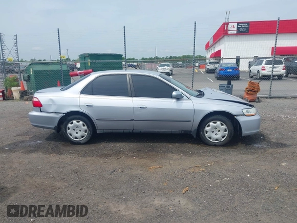 1998 Honda Accord LX с VIN 1HGCG5645WA110496, выставлен на аукционе IAAI как лот 42082333 с пробегом 169 674 миль миль и . История ставок и продаж доступна на DreamBid. Изображение 13.