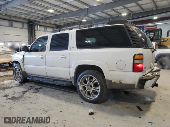 2004 Chevrolet Suburban Z71 with VIN 3GNFK16Z94G310219, listed as a Copart auction lot 45228915 with 341,057 mi miles and Salvage Title. Bid and sale history available at carsss.com. Image 2.