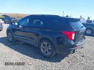 2022 Ford Explorer XLT z VIN 1FMSK8DH1NGA61725, wystawiony jako IAAI lot #41963544 z przebiegiem 12 213 mil mil oraz . Historia ofert i sprzedaży dostępna na DreamBid. Obrazek 3.