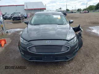 2019 Ford Fusion SE with VIN 3FA6P0HD3KR171749, listed as a IAAI auction lot 40298552 with 70,784 mi miles. Bid and sale history available at carsss.com. Image 12.