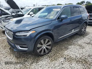 2023 Volvo XC90 Plus z VIN YV4H600N7P1950869, wystawiony jako Copart lot #60620654 z przebiegiem 12 510 mil mil oraz Nie do naprawy • Non repairable. Historia ofert i sprzedaży dostępna na DreamBid. Obrazek 1.
