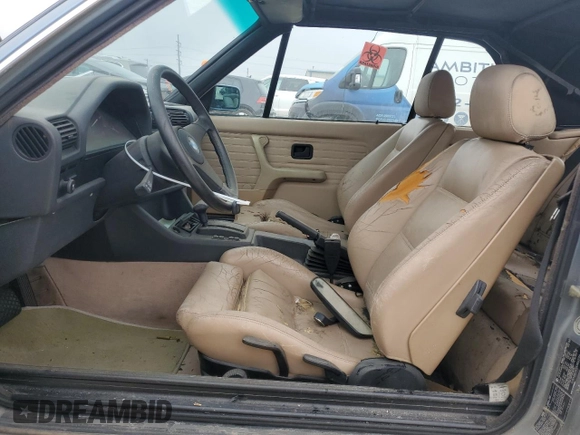 1989 BMW 3 Series z VIN WBABB2309K8862774, wystawiony jako Copart lot #44600775 z przebiegiem 88 683 mil mil oraz Czysty tytuł • Clean title. Historia ofert i sprzedaży dostępna na DreamBid. Obrazek 7.
