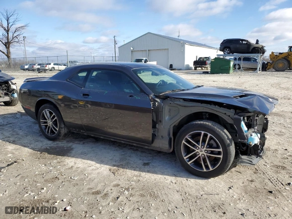 2019 Dodge Challenger SXT with VIN 2C3CDZGG8KH748104, listed as a Copart auction lot 86734814 with 37,181 mi miles and Salvage Title. Bid and sale history available at carsss.com. Image 4.