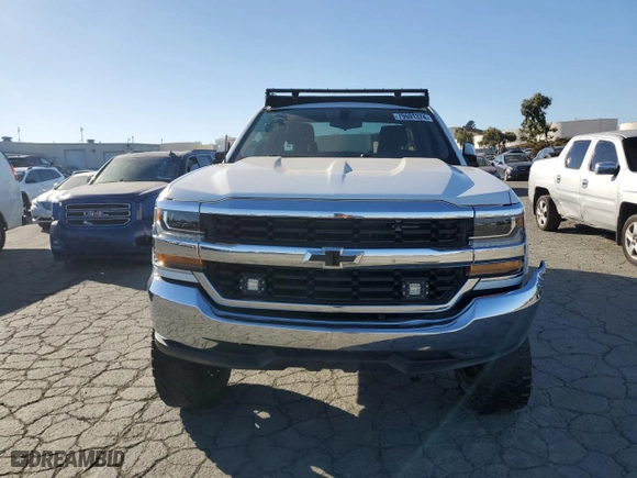2019 Chevrolet Silverado 1500 LD LT with VIN 2GCRCPEC3K1103608, listed as a Copart auction lot 79691374 with 82,433 mi miles and Salvage Title. Bid and sale history available at carsss.com. Image 5.