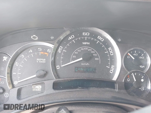 2005 Chevrolet Silverado 1500 LT with VIN 2GCEK13T351266474, listed as a IAAI auction lot 42098149 with 225,667 mi miles and . Bid and sale history available at DreamBid. Image 7.