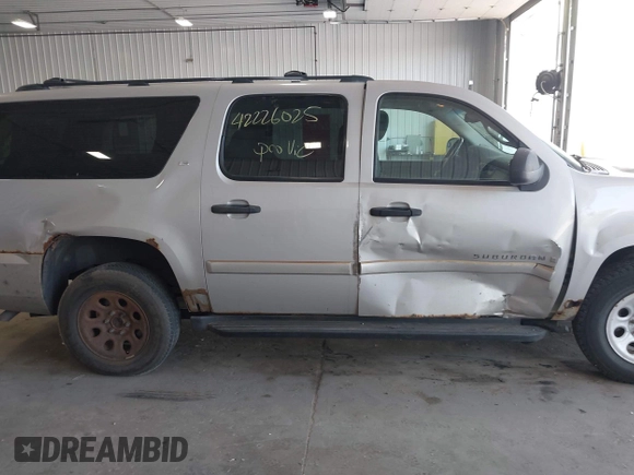 2007 Chevrolet Suburban LT с VIN 1GNFK16377J303817, выставлен на аукционе IAAI как лот 42226025 с пробегом 233 167 миль миль и . История ставок и продаж доступна на DreamBid. Изображение 6.