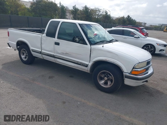 2000 Chevrolet S-10 LS with VIN 1GCCS19W7Y8289167, listed as a IAAI auction lot 41537625 with 224,481 mi miles. Bid and sale history available at carsss.com. Image 1.