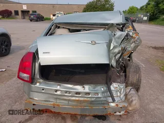 2006 Chrysler 300 Touring z VIN 2C3KK53G06H242398, wystawiony jako IAAI lot #42404803 z przebiegiem 163 947 mil mil oraz . Historia ofert i sprzedaży dostępna na DreamBid. Obrazek 16.