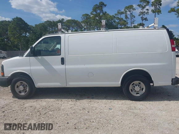 2016 Chevrolet Express Cargo Van with VIN 1GCWGAFF9G1174306, listed as a IAAI auction lot 42028351 with 154,646 mi miles. Bid and sale history available at carsss.com. Image 14.