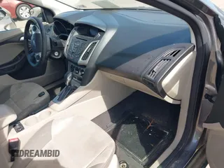 2013 Ford Focus SE with VIN 1FADP3K20DL193712, listed as a IAAI auction lot 42112183 with 113,500 mi miles. Bid and sale history available at carsss.com. Image 5.