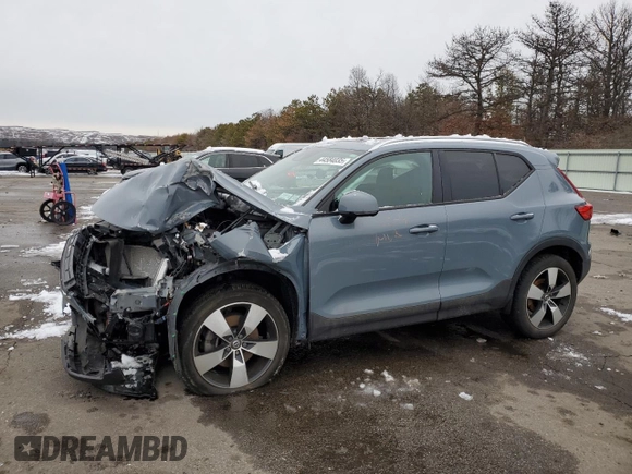 2020 Volvo XC40 Momentum with VIN YV4162UK3L2180557, listed as a Copart auction lot 44584035 with Not provided miles and Non repairable. Bid and sale history available at DreamBid. Image 1.