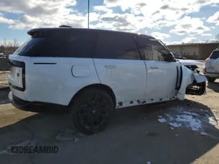 2023 Land Rover Range Rover SE z VIN SALKP9E72PA031813, wystawiony jako Copart lot #45151005 z przebiegiem Nie podano mil oraz Szkoda całkowita • Salvage title. Historia ofert i sprzedaży dostępna na DreamBid. Obrazek 3.