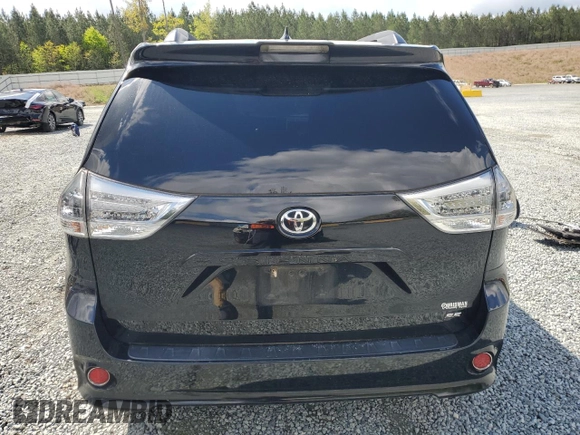 2018 Toyota Sienna SE с VIN 5TDXZ3DC9JS912005, выставлен на аукционе Copart как лот 52794685 с пробегом 75 861 миль миль и Списание • Salvage title. История ставок и продаж доступна на DreamBid. Изображение 6.