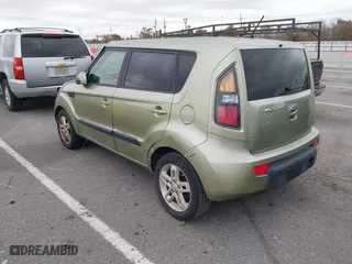 2011 Kia Soul + with VIN KNDJT2A25B7235950, listed as a IAAI auction lot 41378923 with 191,116 mi miles. Bid and sale history available at carsss.com. Image 3.