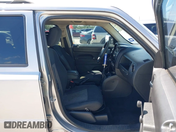 2014 Jeep Patriot Sport z VIN 1C4NJPBA7ED818830, wystawiony jako IAAI lot #42216964 z przebiegiem 144 909 mil mil oraz . Historia ofert i sprzedaży dostępna na DreamBid. Obrazek 5.