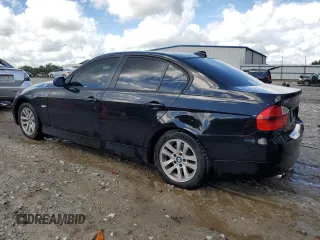 2006 BMW 3 Series 325i z VIN WBAVB13576PT24671, wystawiony jako Copart lot #56490285 z przebiegiem 99 604 mil mil oraz Szkoda całkowita • Salvage title. Historia ofert i sprzedaży dostępna na DreamBid. Obrazek 2.