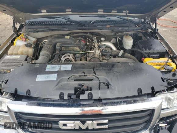 2005 GMC Sierra 2500HD SLE z VIN 1GTHK232X5F963644, wystawiony jako Copart lot #88040265 z przebiegiem 196 924 mil mil oraz Nie do naprawy • Non repairable. Historia ofert i sprzedaży dostępna na DreamBid. Obrazek 11.