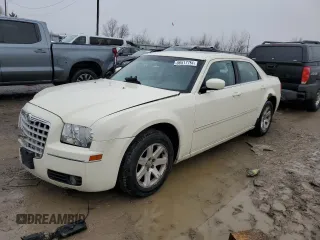 2007 Chrysler 300 Signature with VIN 2C3KA53G37H746643, listed as a Copart auction lot 86517794 with 203,832 mi miles and Salvage Title. Bid and sale history available at carsss.com. Image 1.