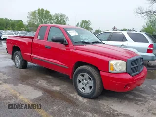 2005 Dodge Dakota with VIN 1D7HW52N85S119990, listed as a IAAI auction lot 42108627 with 197,365 mi miles and . Bid and sale history available at DreamBid. Image 1.
