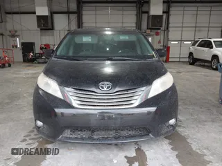 2012 Toyota Sienna XLE AAS z VIN 5TDYK3DC2CS197032, wystawiony jako IAAI lot #41942666 z przebiegiem 304 582 mil mil oraz . Historia ofert i sprzedaży dostępna na DreamBid. Obrazek 12.