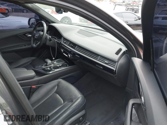2018 Audi Q7 Premium Plus with VIN WA1LAAF73JD051839, listed as a IAAI auction lot 41764176 with 58,557 mi miles. Bid and sale history available at carsss.com. Image 5.