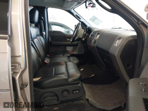 2004 Ford F-150 XLT with VIN 1FTPW14514KD64575, listed as a IAAI auction lot 42593364 with 139,381 mi miles and . Bid and sale history available at DreamBid. Image 5.