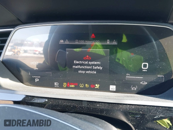 2021 Audi e-tron Premium Plus z VIN WA1LAAGE5MB012022, wystawiony jako IAAI lot #41458134 z przebiegiem 42 137 mil mil oraz . Historia ofert i sprzedaży dostępna na DreamBid. Obrazek 7.