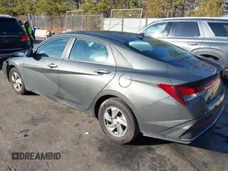 2024 Hyundai Elantra SE z VIN KMHLL4DG6RU689238, wystawiony jako IAAI lot #41100513 z przebiegiem 21 566 mil mil oraz . Historia ofert i sprzedaży dostępna na DreamBid. Obrazek 3.