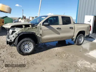 2023 Chevrolet Colorado 2WD Work Truck z VIN 1GCGSBEC8P1260447, wystawiony jako Copart lot #56100455 z przebiegiem 13 688 mil mil oraz Czysty tytuł • Clean title. Historia ofert i sprzedaży dostępna na DreamBid. Obrazek 1.