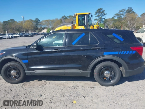 2021 Ford Police Interceptor Utility z VIN 1FM5K8AB0MGB98697, wystawiony jako IAAI lot #41877811 z przebiegiem 23 127 mil mil oraz . Historia ofert i sprzedaży dostępna na DreamBid. Obrazek 14.