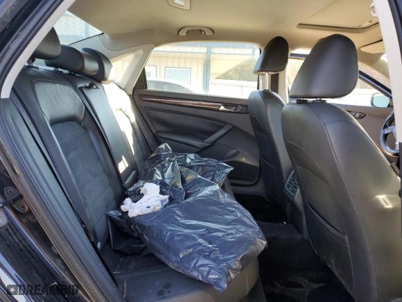2014 Volkswagen Passat SEL Premium with VIN 1VWCS7A32EC022156, listed as a Copart auction lot 85029894 with 170,909 mi miles and Clean Title. Bid and sale history available at carsss.com. Image 10.