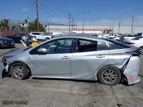 2017 Toyota Prius Prime Plus with VIN JTDKARFP2H3032621, listed as a IAAI auction lot 41677416 with NaN miles. Bid and sale history available at carsss.com. Image 19.