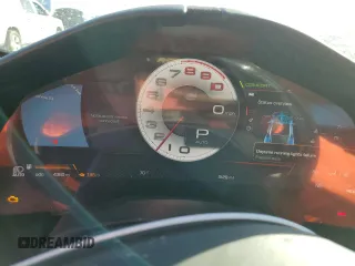 2022 Ferrari Roma z VIN ZFF98RNA5N0269013, wystawiony jako Copart lot #44682265 z przebiegiem 4360 mil mil oraz Nie do naprawy. Historia ofert i sprzedaży dostępna na DreamBid. Obrazek 9.