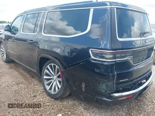 2023 Jeep Grand Wagoneer Series II z VIN 1C4SJSFP1PS529669, wystawiony jako IAAI lot #42771520 z przebiegiem 41 005 mil mil oraz . Historia ofert i sprzedaży dostępna na DreamBid. Obrazek 3.