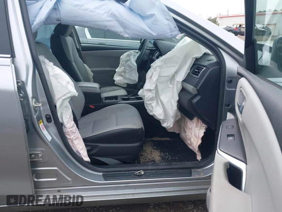 2017 Toyota Camry XLE z VIN 4T1BF1FK9HU349597, wystawiony jako IAAI lot #41857062 z przebiegiem 40 898 mil mil oraz . Historia ofert i sprzedaży dostępna na DreamBid. Obrazek 5.