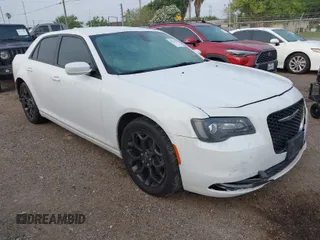 2019 Chrysler 300 with VIN 2C3CCAGG3KH682596, listed as a IAAI auction lot 41924826 with 1 mi miles. Bid and sale history available at carsss.com. Image 1.